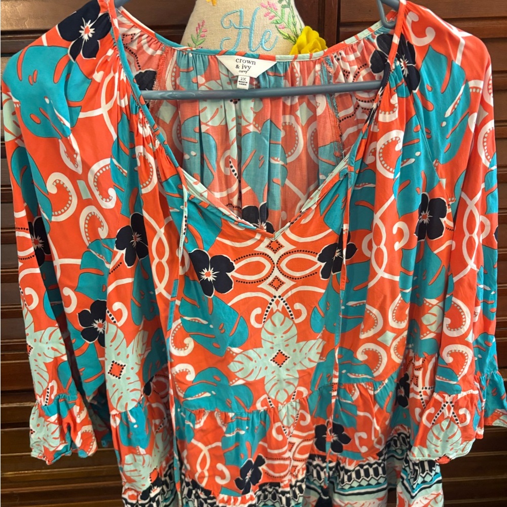 crown & ivy Coral and Teal Printed Peasant Top